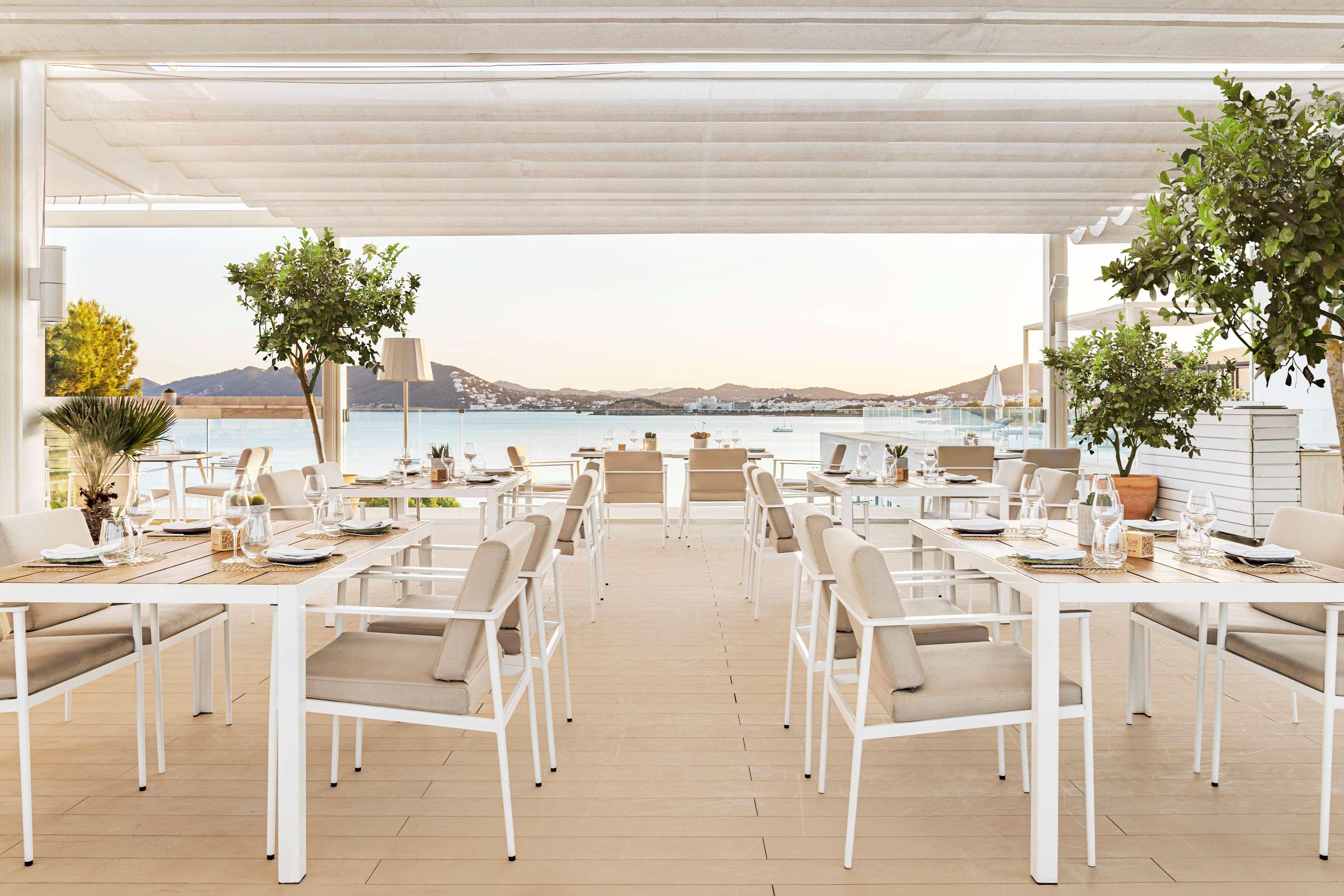 Me Ibiza - The Leading Hotels Of The World Santa Eularia des Riu Eksteriør bilde