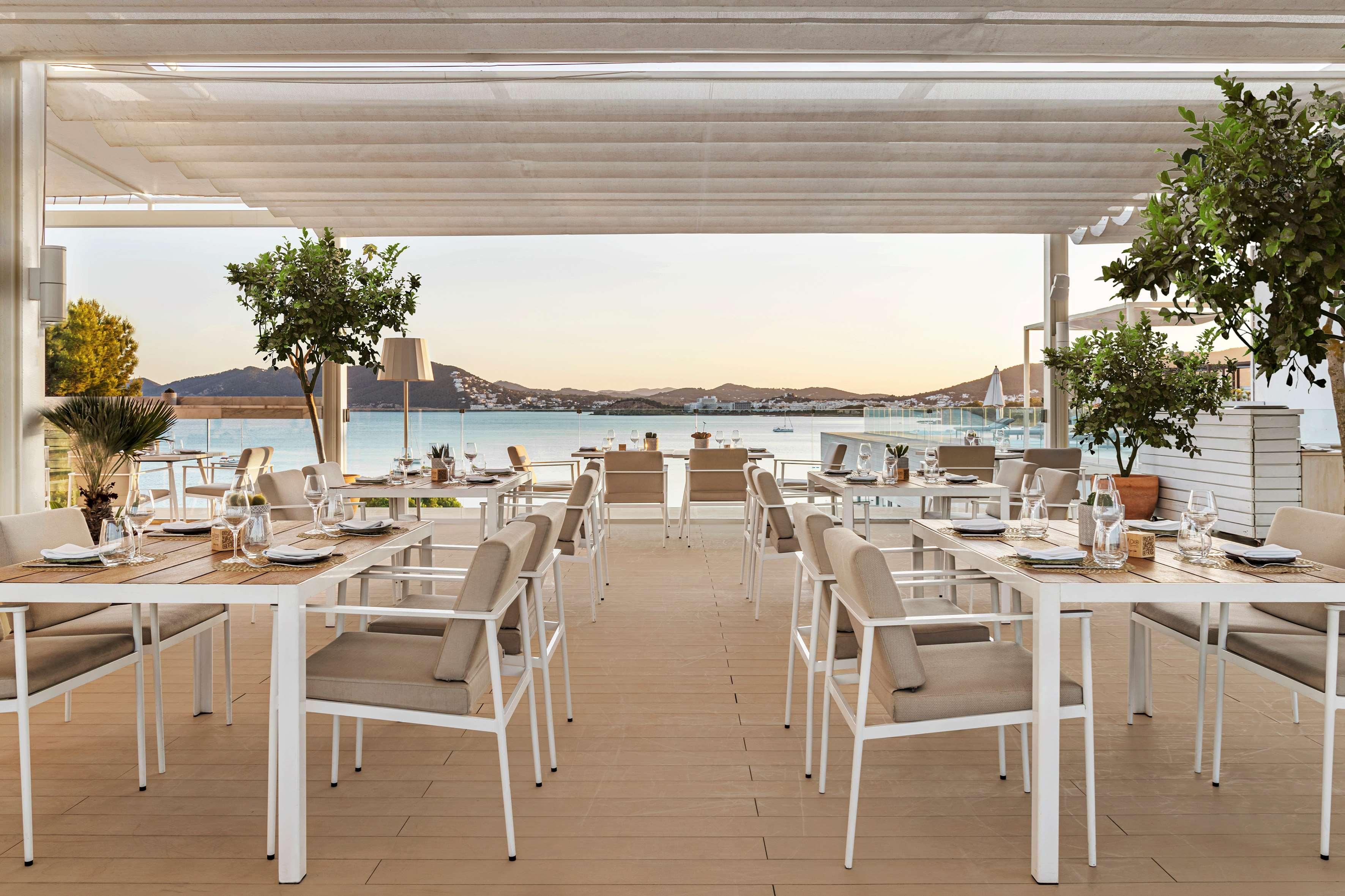 Me Ibiza - The Leading Hotels Of The World Santa Eularia des Riu Eksteriør bilde